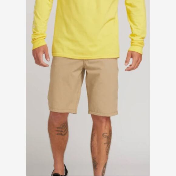 VOLCOM Men's Surf & Turf Hybrid Chino Shorts with 4-Way Stretch Tan Size 30 - Picture 2 of 9